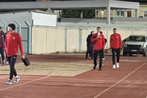 (ΦΩΤΟΡΕΠΟΡΤΑΖ) Η άφιξη της Νέας Σαλαμίνας