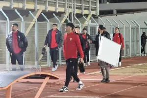 (ΦΩΤΟΡΕΠΟΡΤΑΖ) Η άφιξη της Νέας Σαλαμίνας