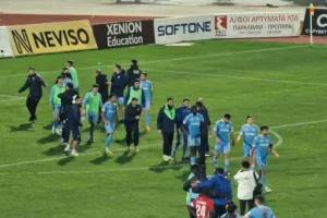 ΕΝΠ-Νέα Σαλαμίνα: Βυσσινί… πρόκριση στα πέναλτι! (φώτος)
