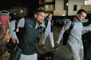 (ΦΩΤΟΣ) Η άφιξη της αποστολής της Πάφου 