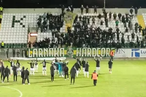 Πεντάρα και πανηγύρια στην εξέδρα! (φώτος)