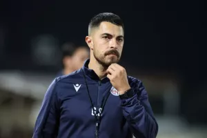 ΕΝΠ-Νέα Σαλαμίνα: Βυσσινί… πρόκριση στα πέναλτι! (φώτος)