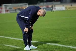 ΕΝΠ-Νέα Σαλαμίνα: Βυσσινί… πρόκριση στα πέναλτι! (φώτος)
