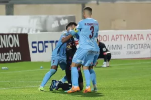 ΕΝΠ-Νέα Σαλαμίνα: Βυσσινί… πρόκριση στα πέναλτι! (φώτος)