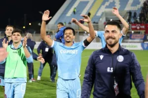 ΕΝΠ-Νέα Σαλαμίνα: Βυσσινί… πρόκριση στα πέναλτι! (φώτος)