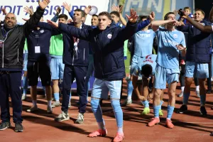 (ΒΙΝΤΕΟ Kerkida) Μία... γροθιά με το εισιτήριο στα χέρια!