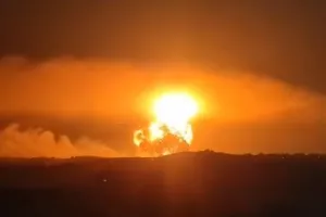 Συρία: Σφοδροί βομβαρδισμοί του Ισραήλ στην Ταρτούς - Σημειώθηκαν τεράστιες εκρήξεις