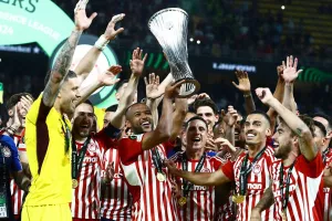 Ολυμπιακός: Η UEFA αποθέωσε τους ερυθρόλευκους και τον εκτελεστή Ελ Κααμπί για τον άθλο στο Conference League