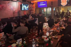 (ΒΙΝΤΕΟ/ΦΩΤΟΣ) Δεξίωση στην ομάδα για τα... γεννητούρια από τον Λούκα