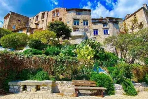 Γαλλία: Εκατομμυριούχος 95 ετών άφησε ολόκληρη την περιουσία του στη γενέτειρά του με έναν όρο