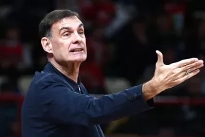Ολυμπιακός: Τα ρεκόρ που κυνηγά ο Μπαρτζώκας στον «ερυθρόλευκο» πάγκο