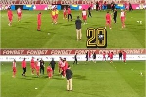Γιανέφσκι... δεξιά και αριστερά