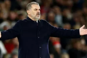 Ποστέκογλου: «Πιο δύσκολο να είσαι προπονητής από το να είσαι πρωθυπουργός!»