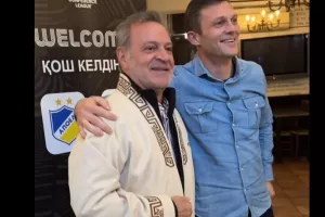 Γεύμα και ανταλλαγή δώρων