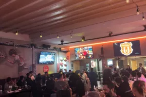 (ΒΙΝΤΕΟ/ΦΩΤΟΣ) Δεξίωση στην ομάδα για τα... γεννητούρια από τον Λούκα