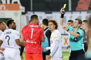 ΑΕΚ: Κίτρινος πυρετός με εννέα παίκτες στο όριο