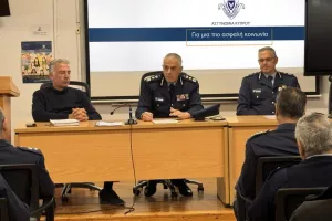 ΑΠΟΦΑΣΗ στην Αστυνομία για χρήση ναυτικών φωτοβολίδων, μολότοφ ή κροτίδων εντός και εκτός γηπέδων!