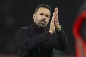 Φαν Νίστελροϊ: "Στεναχωρήθηκα και απογοητεύτηκα που δεν έμεινα στη Γιουνάιτεντ"