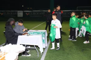 (Φώτος) Κοπή βασιλόπιττας με Χάμπο και Ντιουνκού 