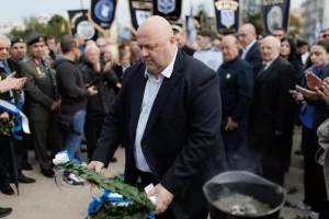Ο ΑΠΟΕΛ τίμησε τη μνήμη του Γεώργιου Γρίβα Διγενή (Φώτος)