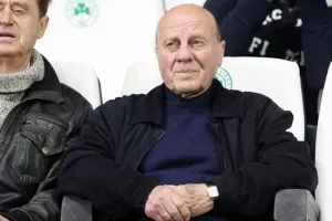 Μίμης Δομάζος: Παραμένει διασωληνωμένος και σε κρίσιμη κατάσταση -Το νέο ιατρικό ανακοινωθέν