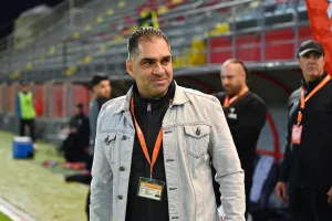 Κάτι... ετοιμάζει