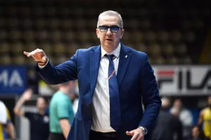 Ντε Ραφαέλ/"Συγχαρητήρια... πάλεψε πολύ και στα δύο παιχνίδια"
