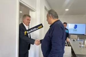 H υποδοχή Παπασταύρου