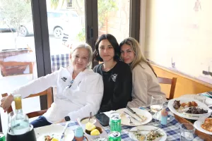 ΑΝΟ/ Χριστουγεννιάτικο γεύμα στο προσωπικό (φώτος)