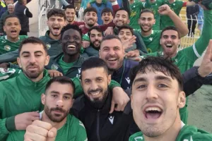 Τρελό πάρτι στα αποδυτήρια ο Διγενής (βιντεο)