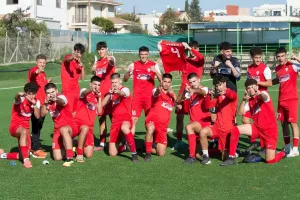 (Φωτορεπορτάζ) από τη νίκη της Νέας Σαλαμίνας Κ17