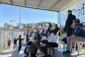 Αρκετός κόσμος στις κερκίδες!
