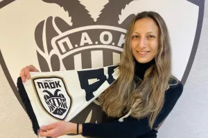 Φωτογραφήθηκε με το κασκόλ του ΠΑΟΚ η Χαρά