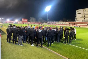 Στην προπόνηση οι Red Rebels/Έστειλαν μήνυμα στους ποδοσφαιριστές
