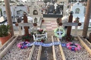 Θύρα 1 και Θύρα 26 κατέθεσαν στεφάνια 