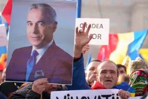 Χιλιάδες Ρουμάνοι βγήκαν στους δρόμους - Ζητούν την ακύρωση των προεδρικών εκλογών (Φώτος)