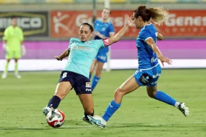 H Άντρια Μιχαήλ αναφέρει τις δυσκολίες που αντιμετωπίζουν οι ποδοσφαιρίστριες στην Κύπρο