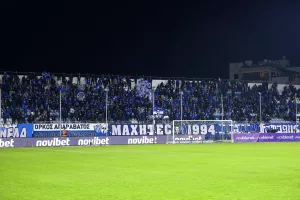 "Εκεί για τον Φοίνικα"