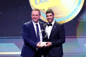 Μοναδικό ρεκόρ για τον Παύλο Κοντίδη στα βραβεία της ΕΑΚ – Δέκα φορές νικητής
