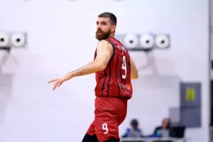 Νίκησε με 100αρα ο Κεραυνός το ΑΠΟΕΛ