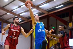 Νίκησε με 100αρα ο Κεραυνός το ΑΠΟΕΛ