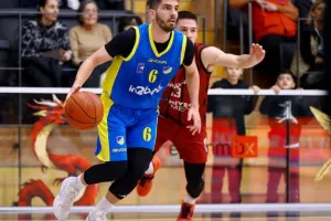 Νίκησε με 100αρα ο Κεραυνός το ΑΠΟΕΛ