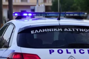 Χαστούκισε τη σύζυγό του σε ταβέρνα και τον συνέλαβαν μετά από καταγγελία πελατών