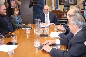 ΡΕΠΟΡΤΑΖ/Δείχνουν την έξοδο στον Υπουργό Γιάννη Παναγιώτου