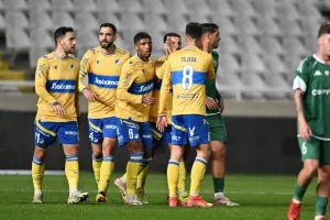 ΑΠΟΕΛ-Ομόνοια 29Μ: "Τράβηξε"... εξάσφαιρο και έκλεισε θέση στην οκτάδα (Φώτος)