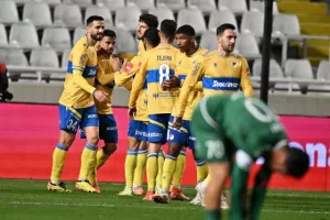 ΑΠΟΕΛ-Ομόνοια 29Μ: "Τράβηξε"... εξάσφαιρο και έκλεισε θέση στην οκτάδα (Φώτος)