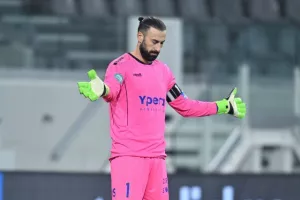 Άρης-Ομόνοια Αρ.: Το “καθάρισε” στο β’ μέρος και παραμένει σε απόσταση αναπνοής (φώτος)