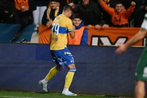 ΑΠΟΕΛ-Ομόνοια 29Μ: "Τράβηξε"... εξάσφαιρο και έκλεισε θέση στην οκτάδα (Φώτος)
