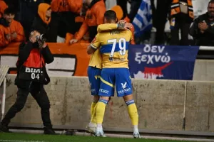 ΑΠΟΕΛ-Ομόνοια 29Μ: "Τράβηξε"... εξάσφαιρο και έκλεισε θέση στην οκτάδα (Φώτος)
