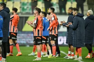 ΑΕΚ - ΑΠΟΕΛ: Κιτρινοπράσινη... κυριαρχία! (Φώτος)
